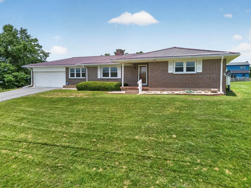235 Windmere Ln, Marion, VA 24354 - #1