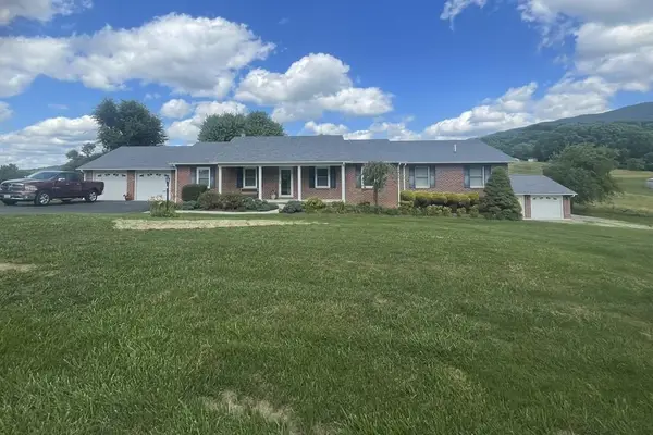 300 Kennedy Dr, Pounding Mill, VA 24637