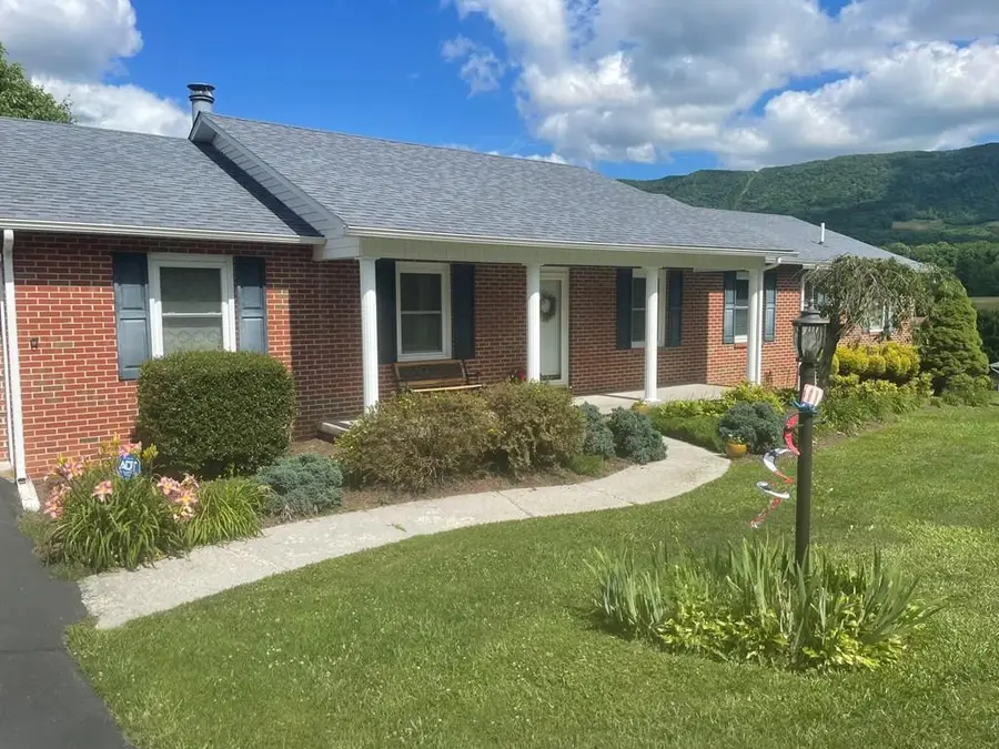300 Kennedy Dr, Pounding Mill, VA 24637 - #2