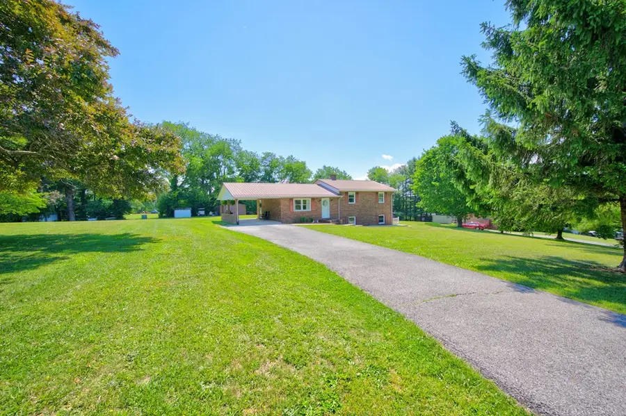 206 Briarwood Lane, Rural Retreat, VA 24368 - #2