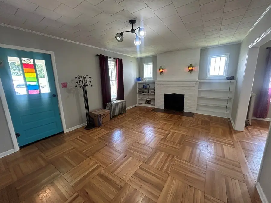 250 8th St, Wytheville, VA 24382 - #3