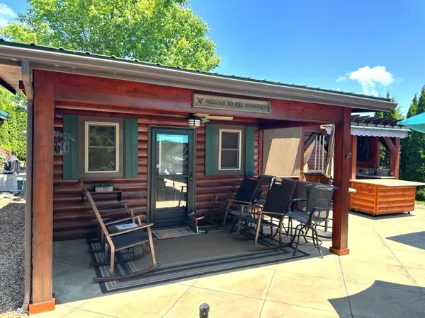 2524 Edmonds Rd, Galax, VA 24333