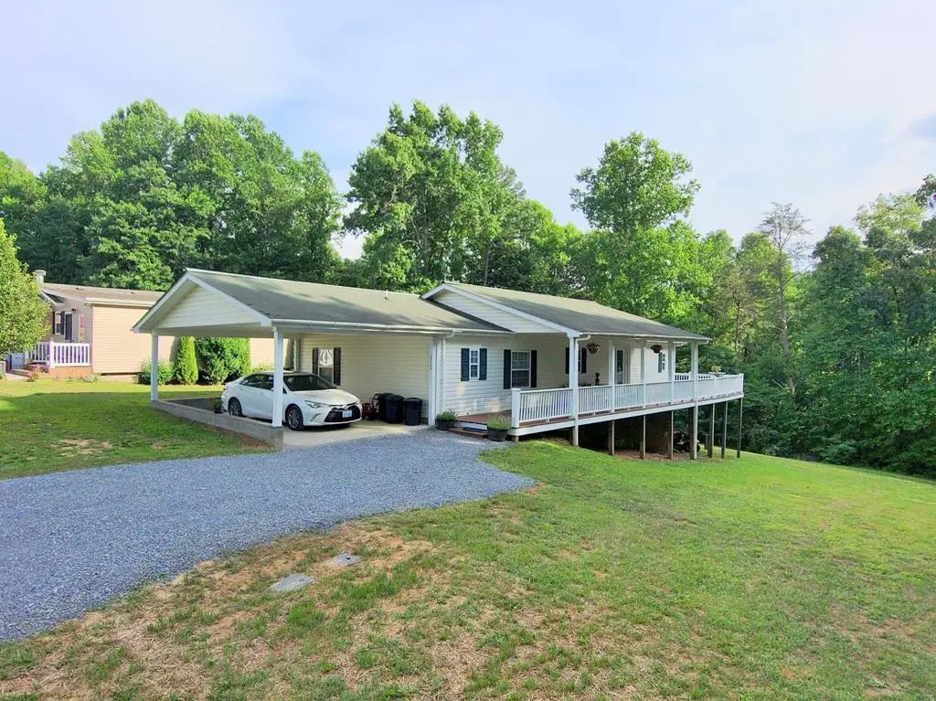 22156 Webb Dr, Abingdon, VA 24211 - #1