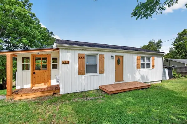 710 Anderson Ave, Marion, VA 24354