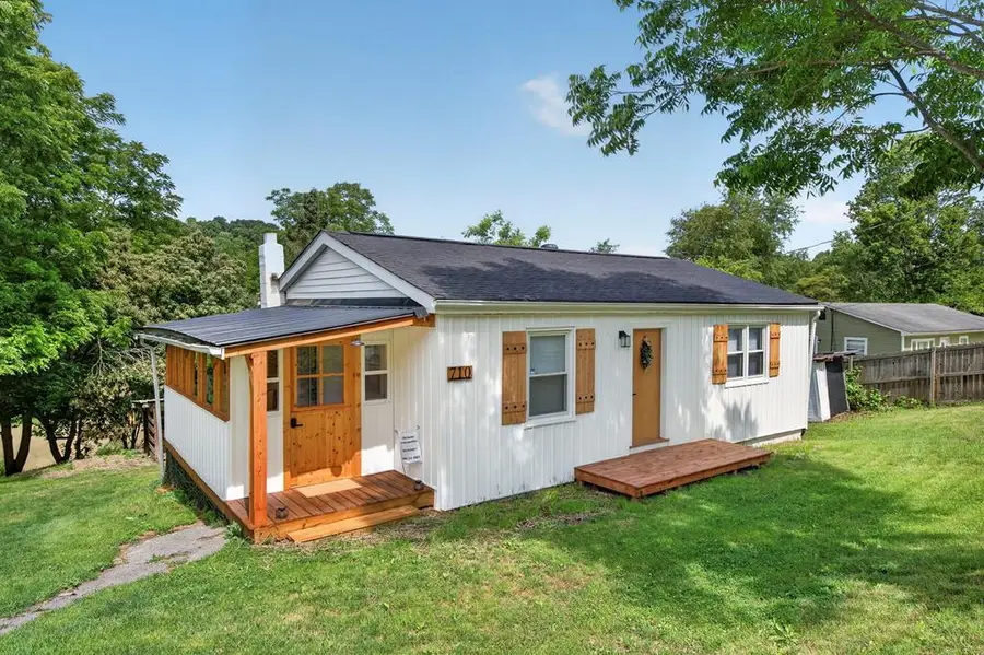710 Anderson Ave, Marion, VA 24354 - #2