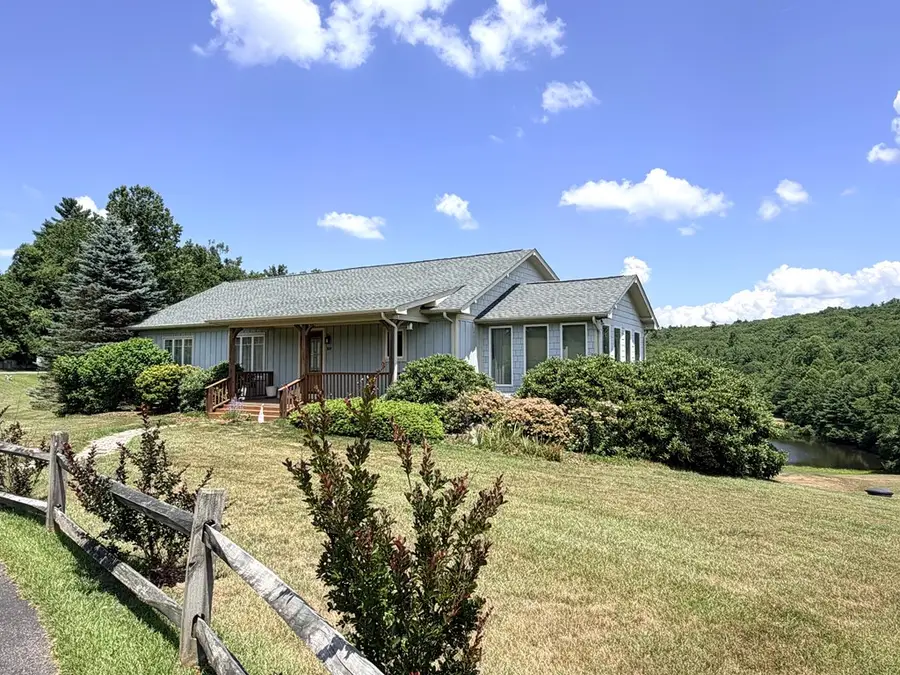 168 Mountain View Dr, Fancy Gap, VA 24328 - #2