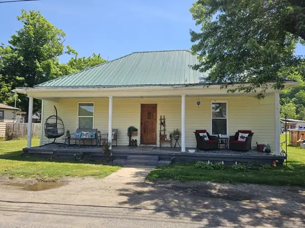 107 Maple Lane, Cedar Bluff, VA 24609