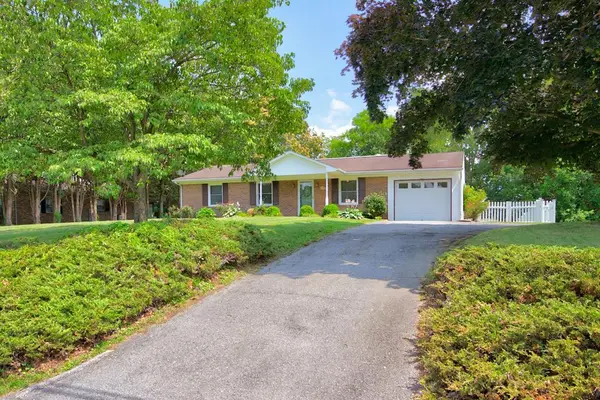 735 Rolling Hills Drive, Wytheville, VA 24382