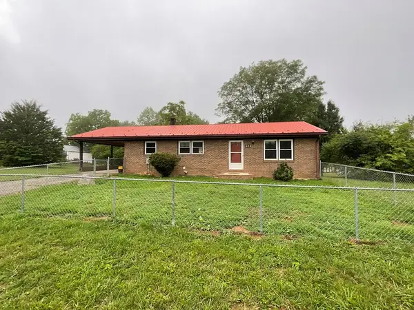 863 Willis Gap Rd, Ararat, VA 24053