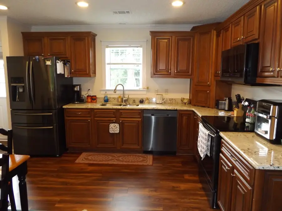151 W. Grayson St., Hillsville, VA 24343 - #3