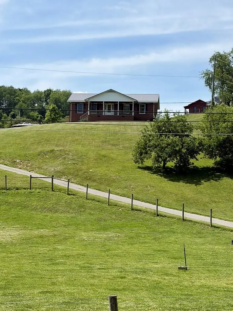 108 Meredith Ln, Tazewell, VA 24651 - #1