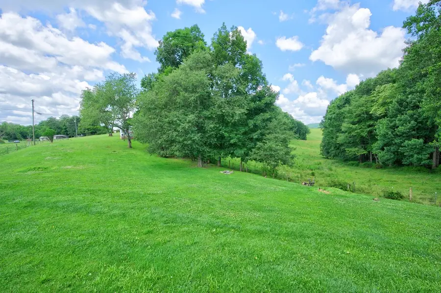 326 Mount Airy Rd., Rural Retreat, VA 24368 - #3