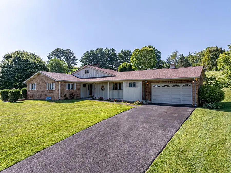 33 Fairview Drive, Lebanon, VA 24266 - #2
