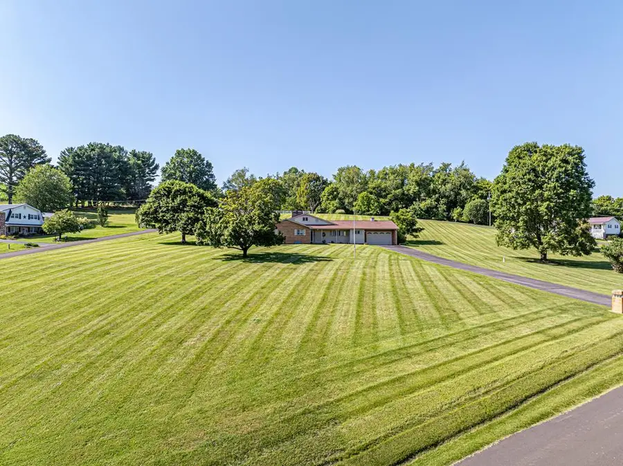 33 Fairview Drive, Lebanon, VA 24266 - #3