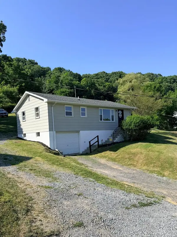 100 Serpentine St, Bluefield, VA 24651