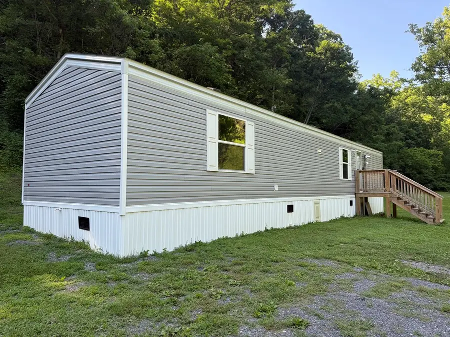 35 Thompson Creek Rd, Honaker, VA 24260 - #2