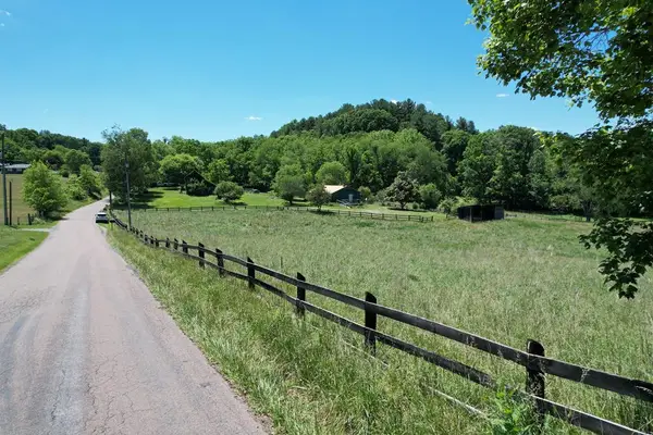 4 Dry Road, Speedwell, VA 24374
