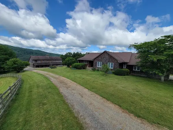 417 Llama Lane, Mouth of Wilson, VA 24363