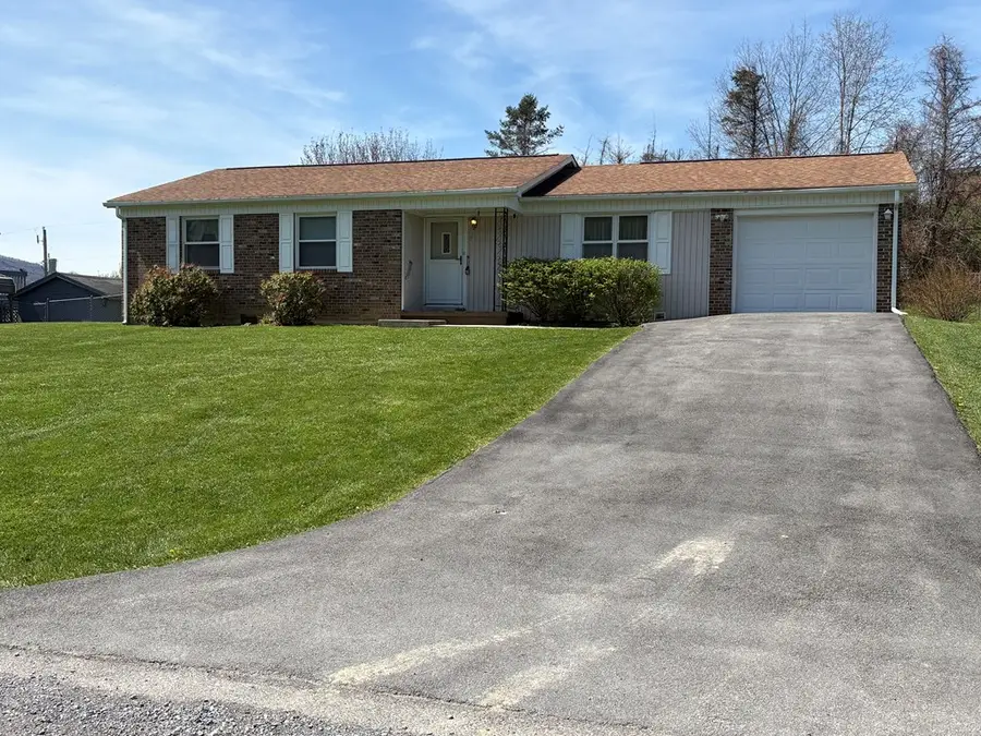 305 King Street, North Tazewell, VA 24630 - #2