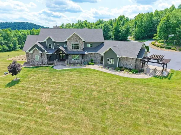 934 Hummingbird Ln, Copper Hill, VA 24079