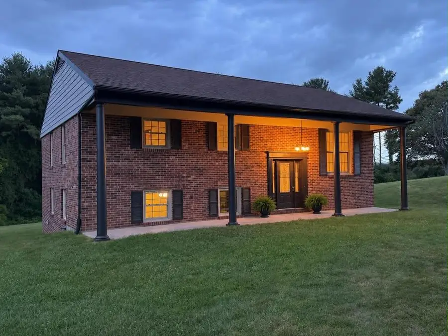 322 Rolling Hills Circle, Hillsville, VA 24343 - #3