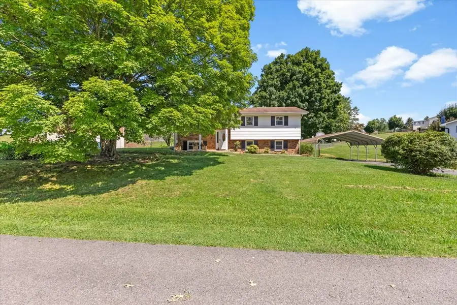 255 Norwood Dr, Bristol, VA 37620 - #3
