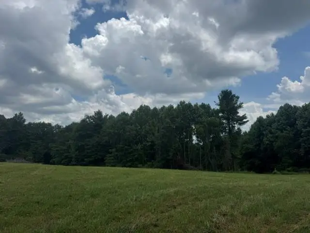 427 Hemlock Ridge Rd, Hillsville, VA 24343 - #1