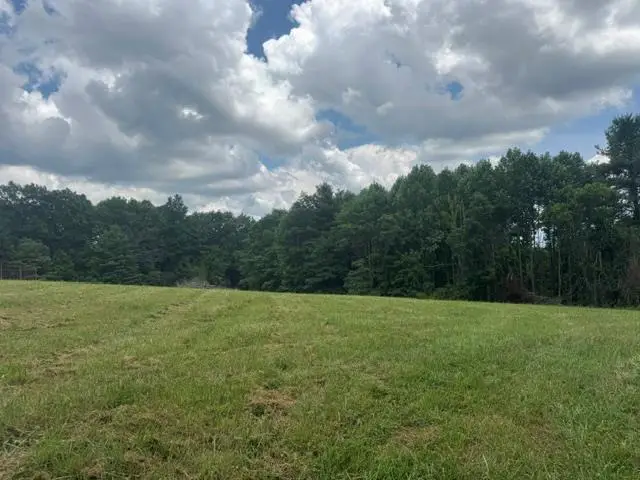 427 Hemlock Ridge Rd, Hillsville, VA 24343 - #3