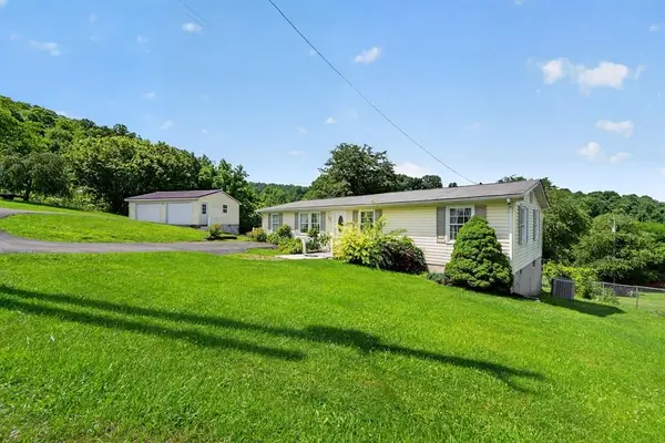957 Hubbard Town Road, Honaker, VA 24260