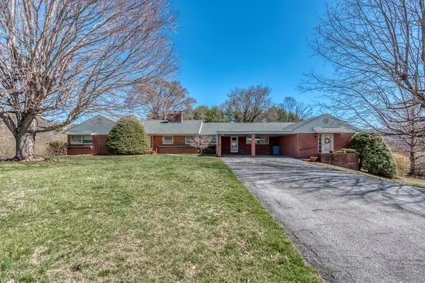 149 Dogwood Dr, Marion, VA 24354