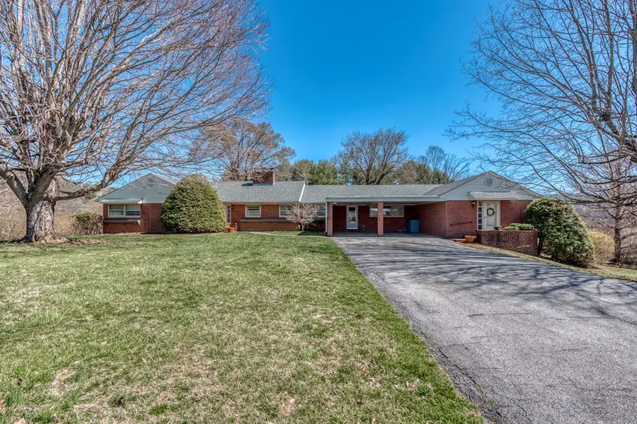 149 Dogwood Dr, Marion, VA 24354 - #3