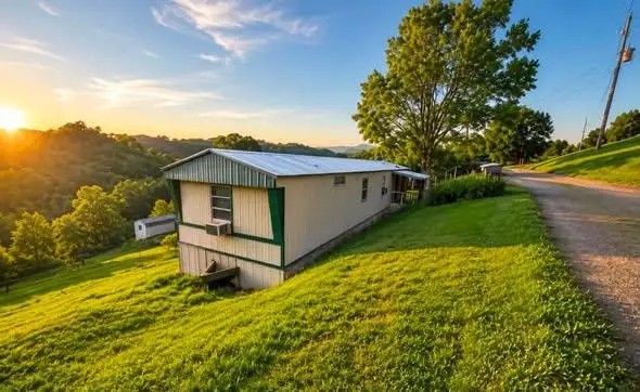 206 Redwood, Honaker, VA 24260