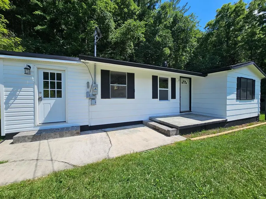 230 W HURT BUGGY ROAD, Cedar Bluff, VA 24609 - #2