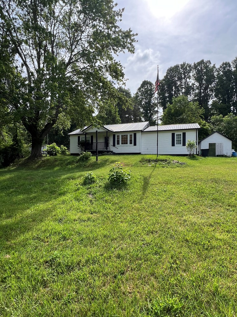 514 Chestnut Drive, Galax, VA 24333 - #2