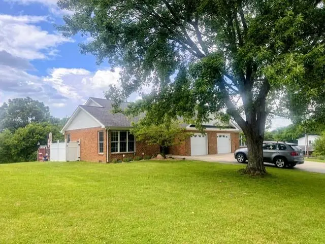 156 LINDA LANE, Tazewell, VA 24651 - #1