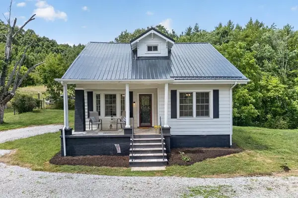 21133 Rich Valley Rd, Abingdon, VA 24210