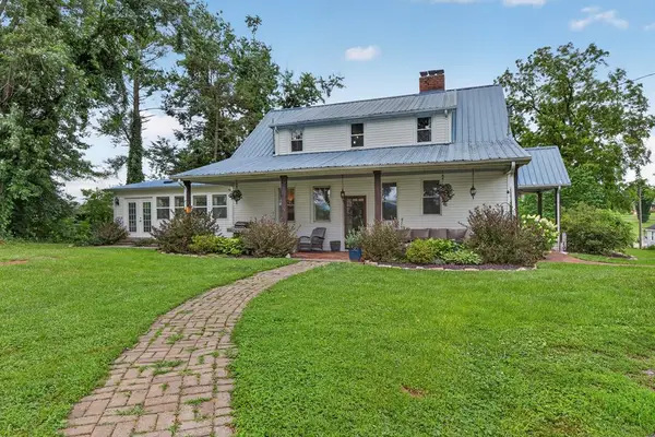 30404 Lee Hwy, Glade Spring, VA 24340