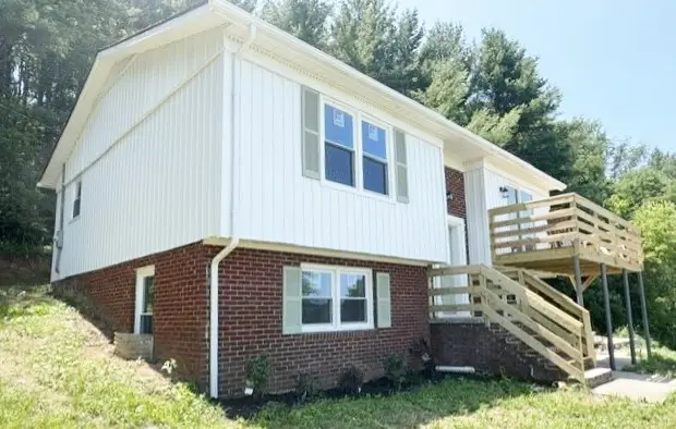 554 Whispering Pines Rd., Max Meadows, VA 24360 - #3