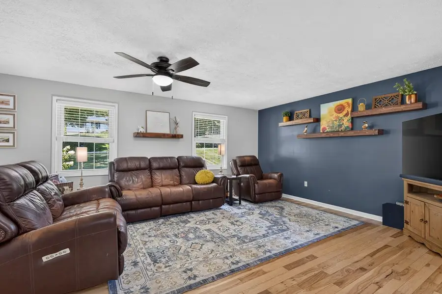 1140 Hillview Dr, Abingdon, VA 24210 - #3