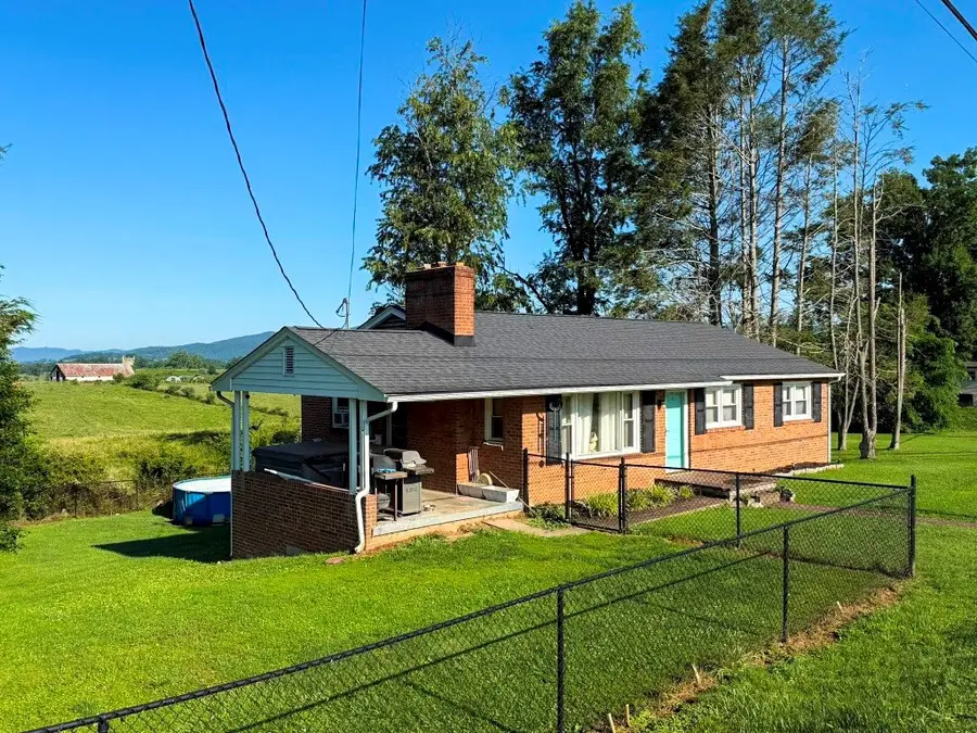 250 North Drive, Marion, VA 24354 - #2
