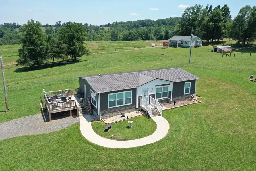 205 Volunteer Road, Hillsville, VA 24343 - #2