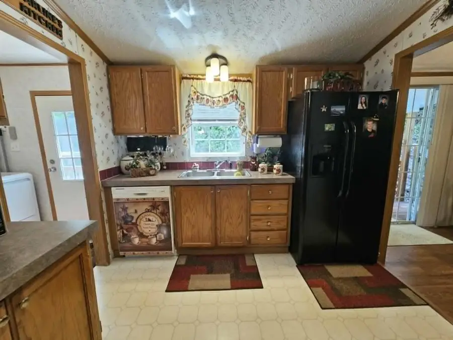 1641 PINE CREEK ROAD, Swords Creek, VA 24649 - #2
