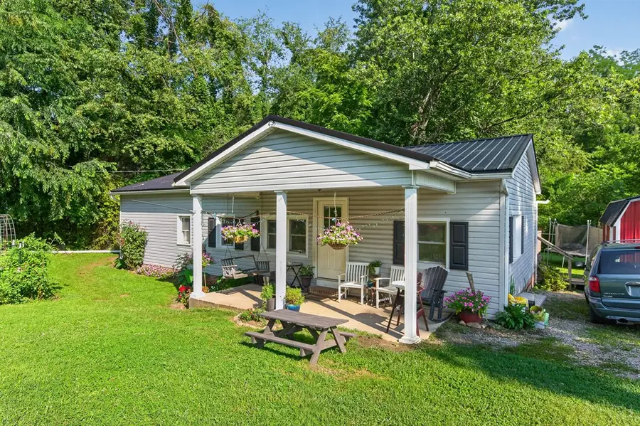 435 Lots Gap Rd, Max Meadows, VA 24360 - #2