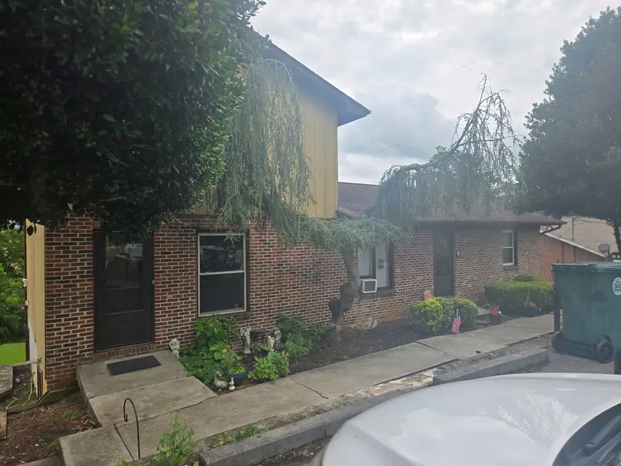 2714 Everette St, Bristol, VA 24201 - #3