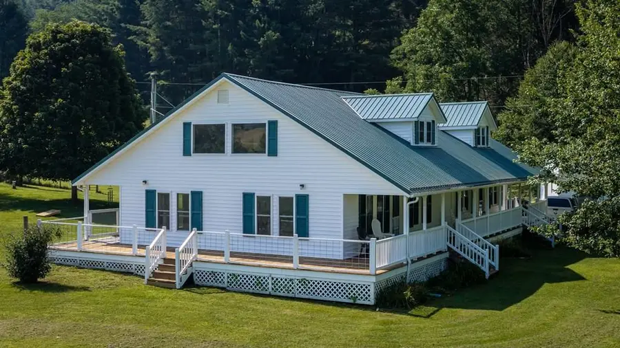 2258 Buck Mountain Rd., Troutdale, VA 24378 - #2