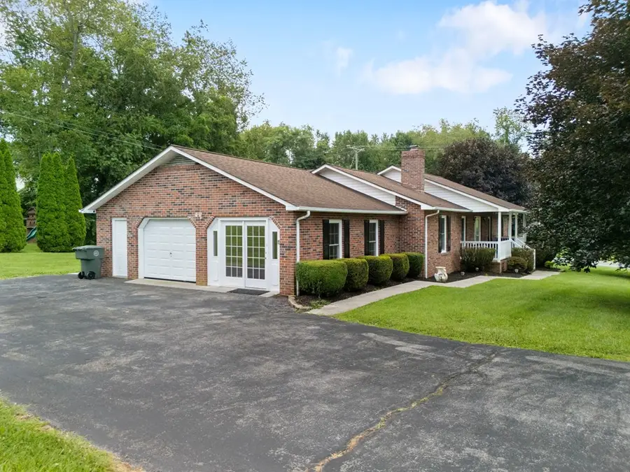 506 Cherry Hill Dr, Abingdon, VA 24210 - #2