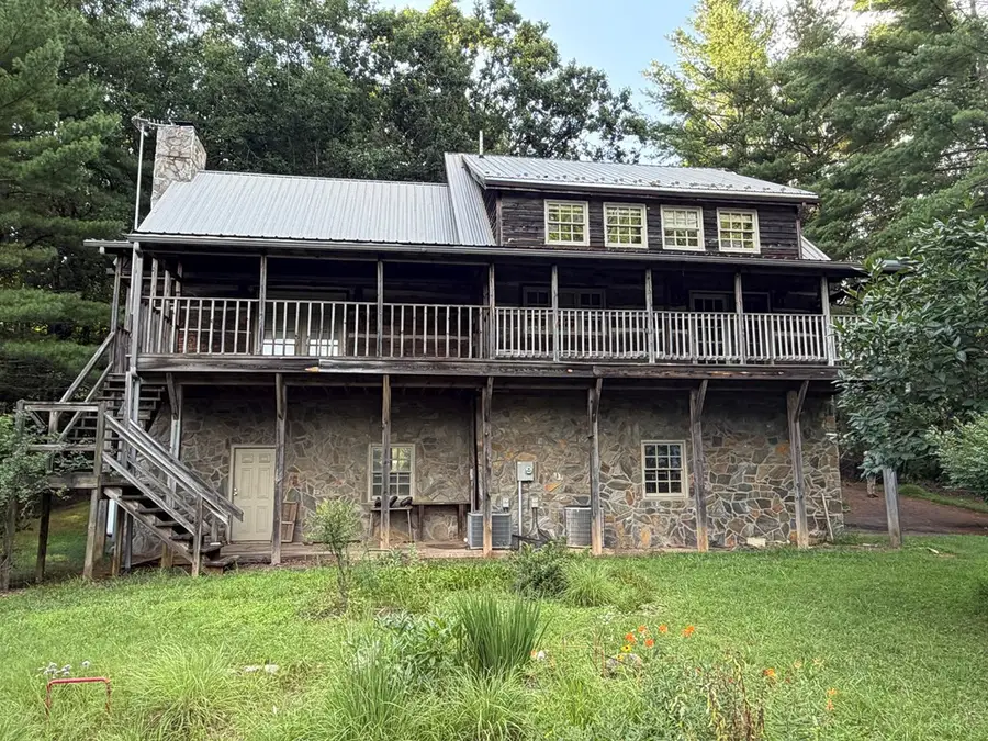 187 Buck Trl, Woodlawn, VA 24381 - #2