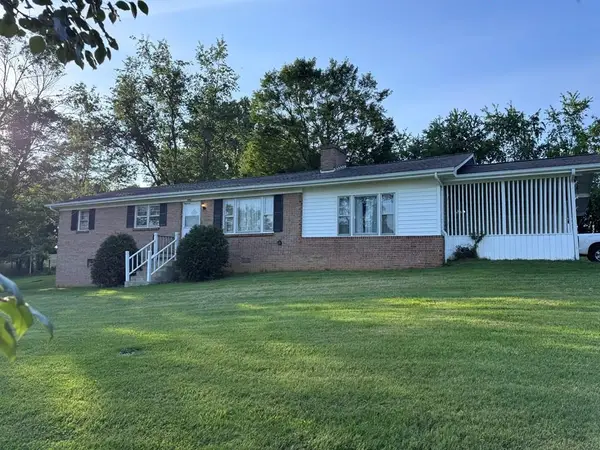 30005 Lee Hwy, Glade Spring, VA 24361