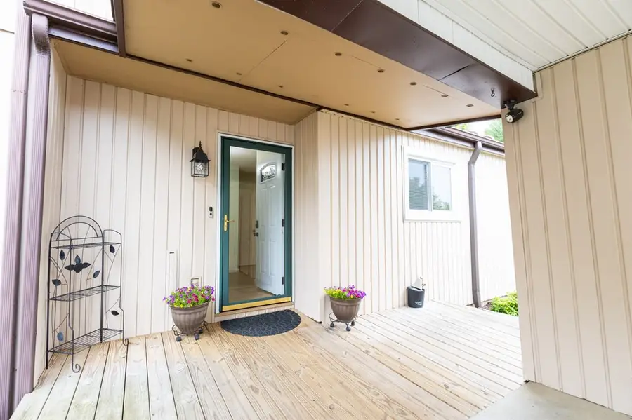 1145 Pebble Dr, Bristol, VA 24201 - #3