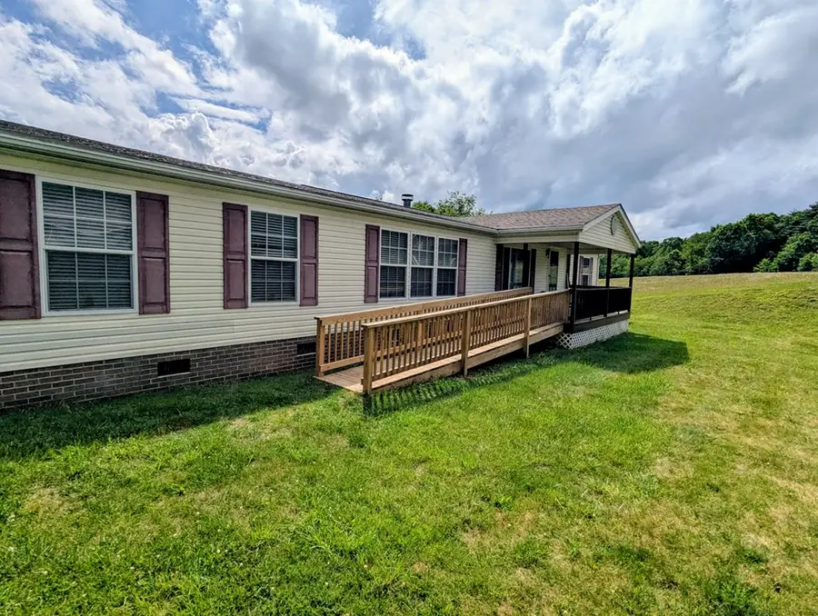 6272 Indian Valley Rd, Willis, VA 24380 - #2